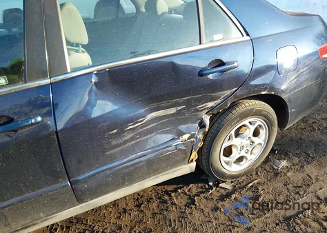 2004 Honda Accord 2.4 Lx z USA, uszkodzony, nr VIN 1HGCM56364A095987